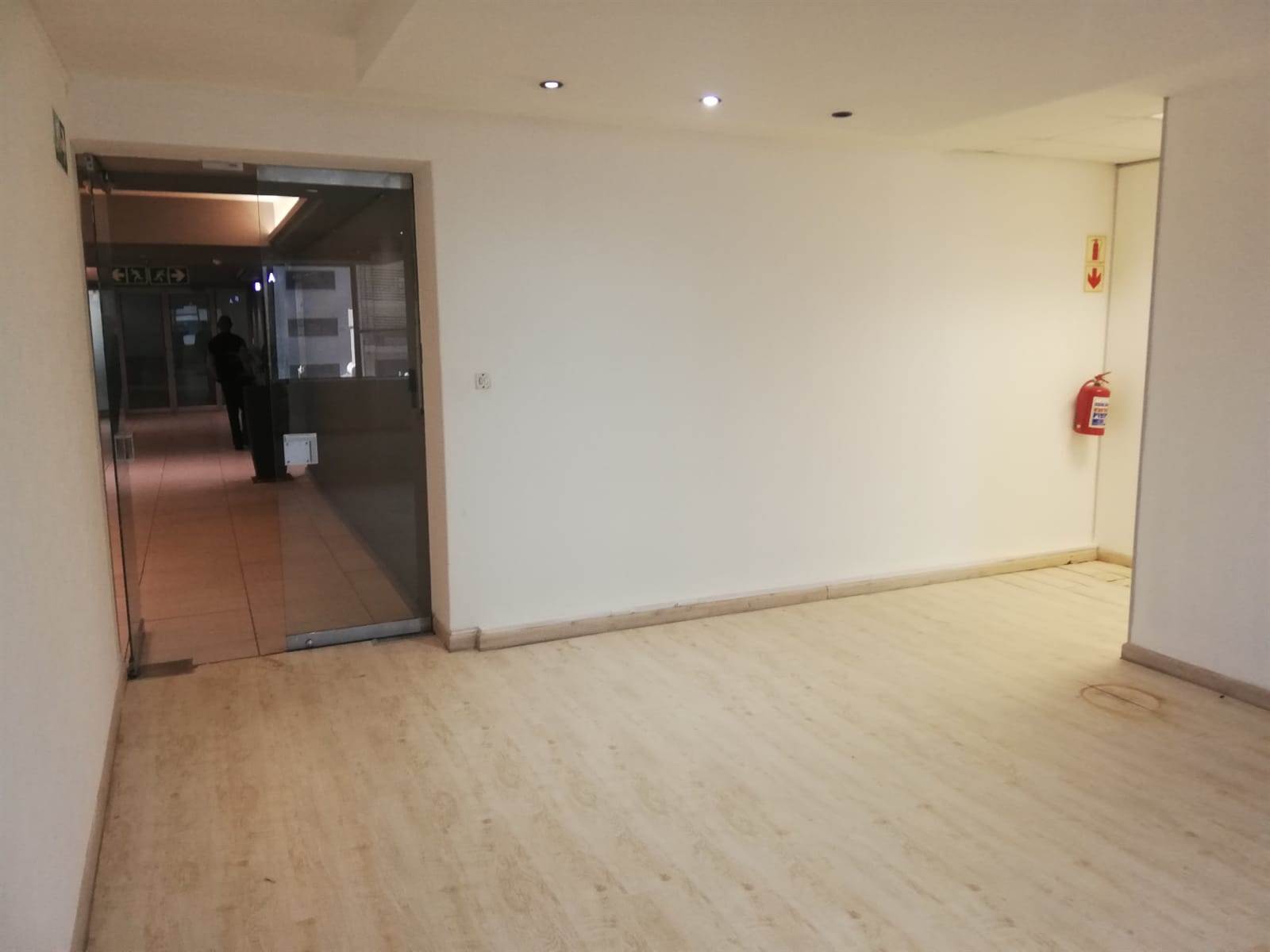 243  m² Office Space in Cape Town City Centre photo number 3