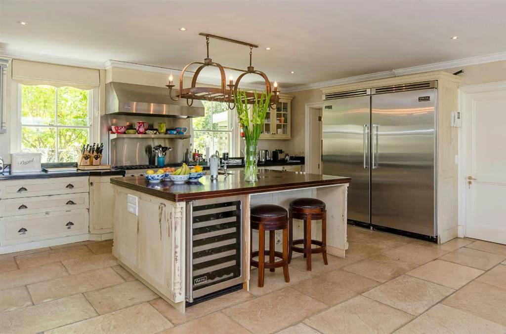7 Bed House in Constantia photo number 12