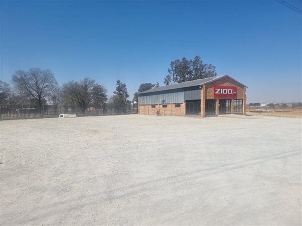 350  m² Commercial space