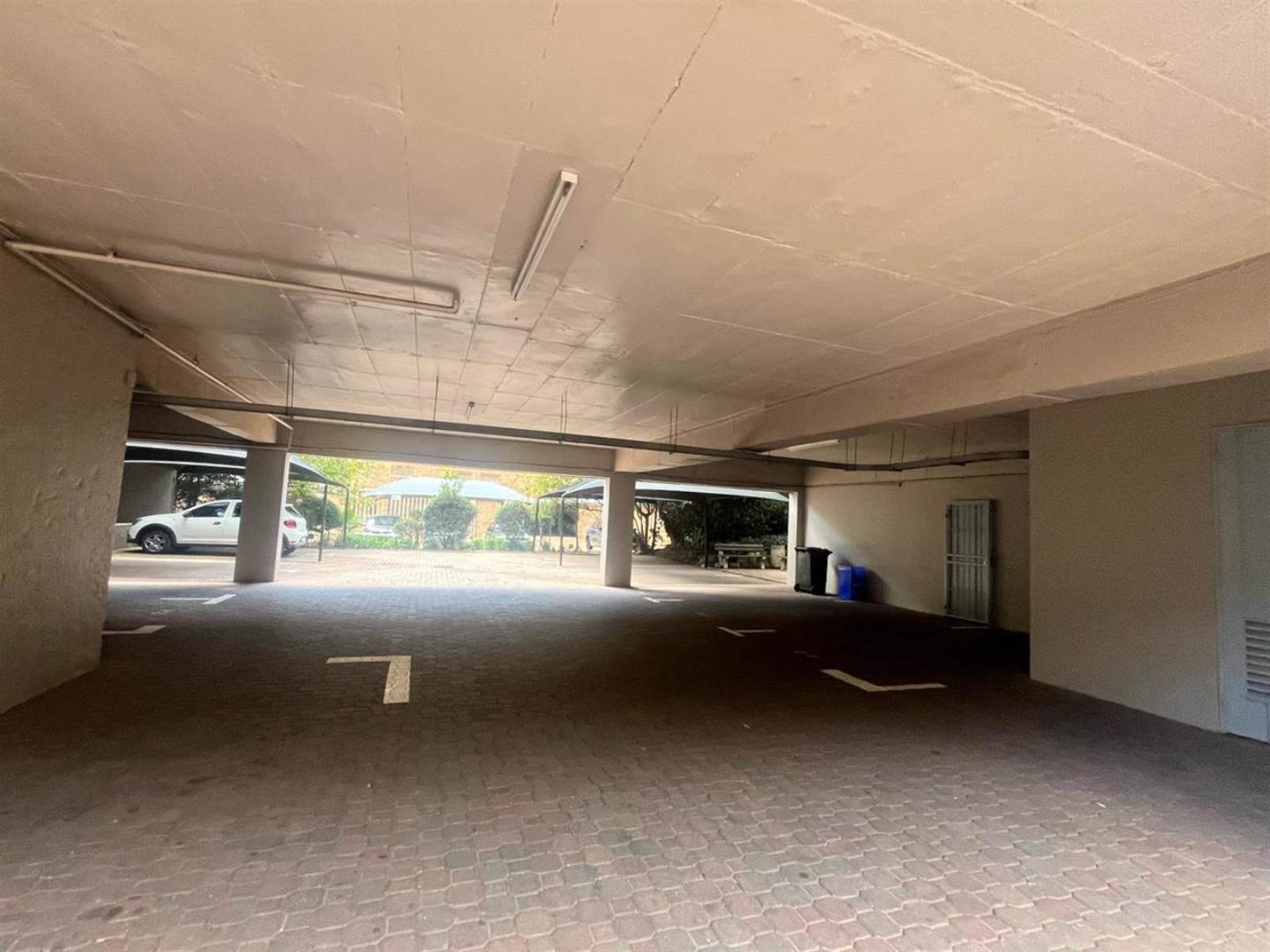 2046  m² Commercial space in Rosebank photo number 4