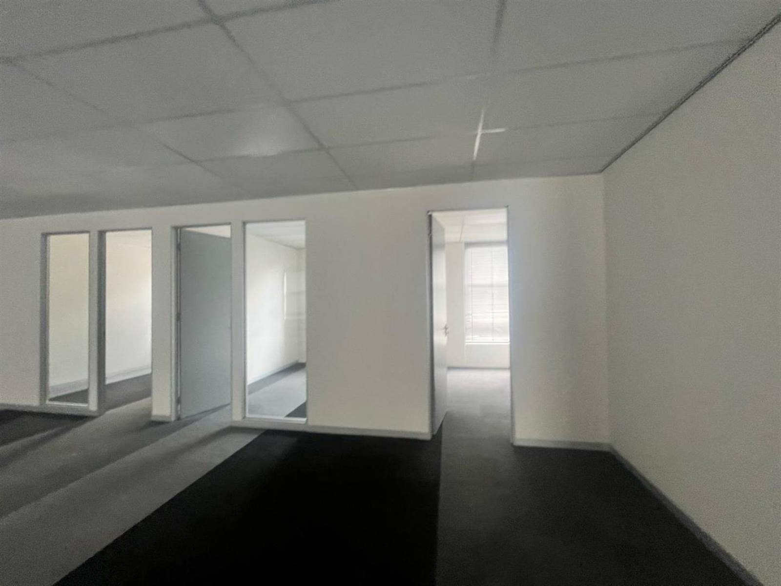 2046  m² Commercial space in Rosebank photo number 11