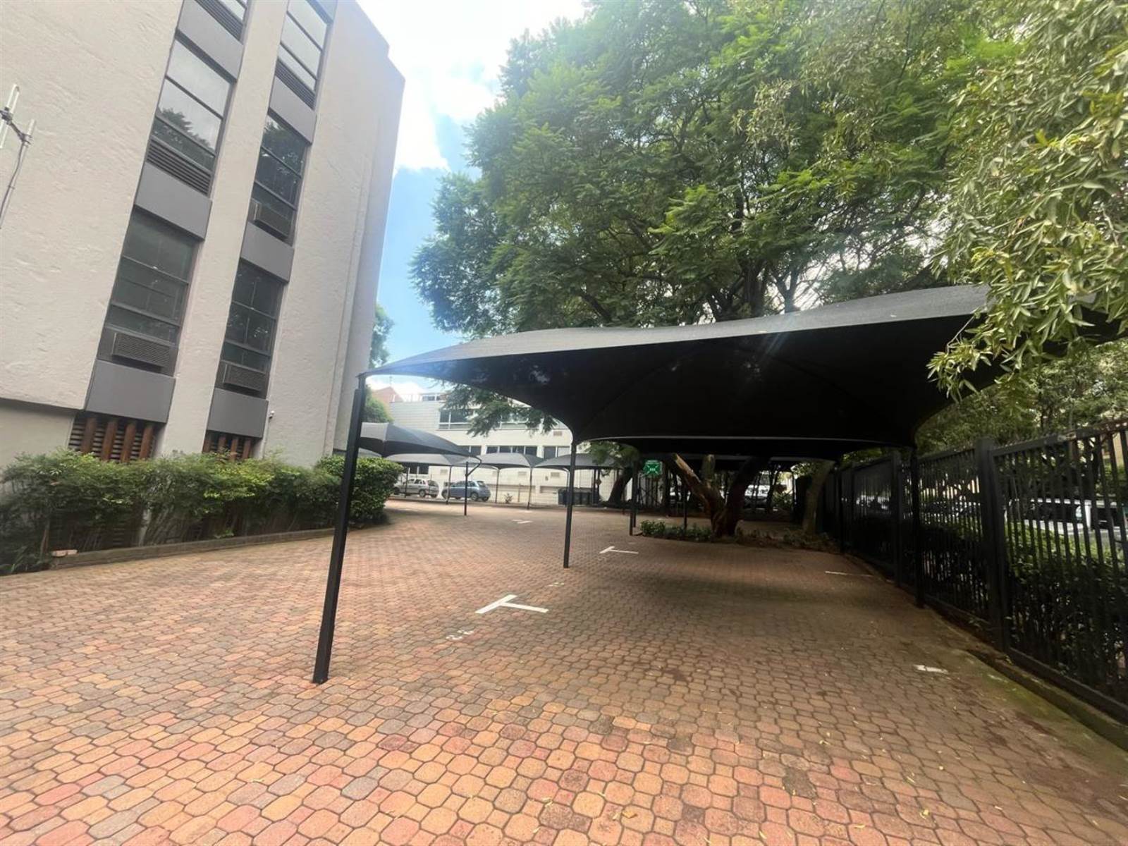 2046  m² Commercial space in Rosebank photo number 16