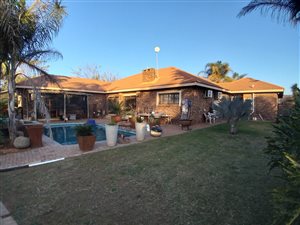 2 ha Farm in Kameeldrift West