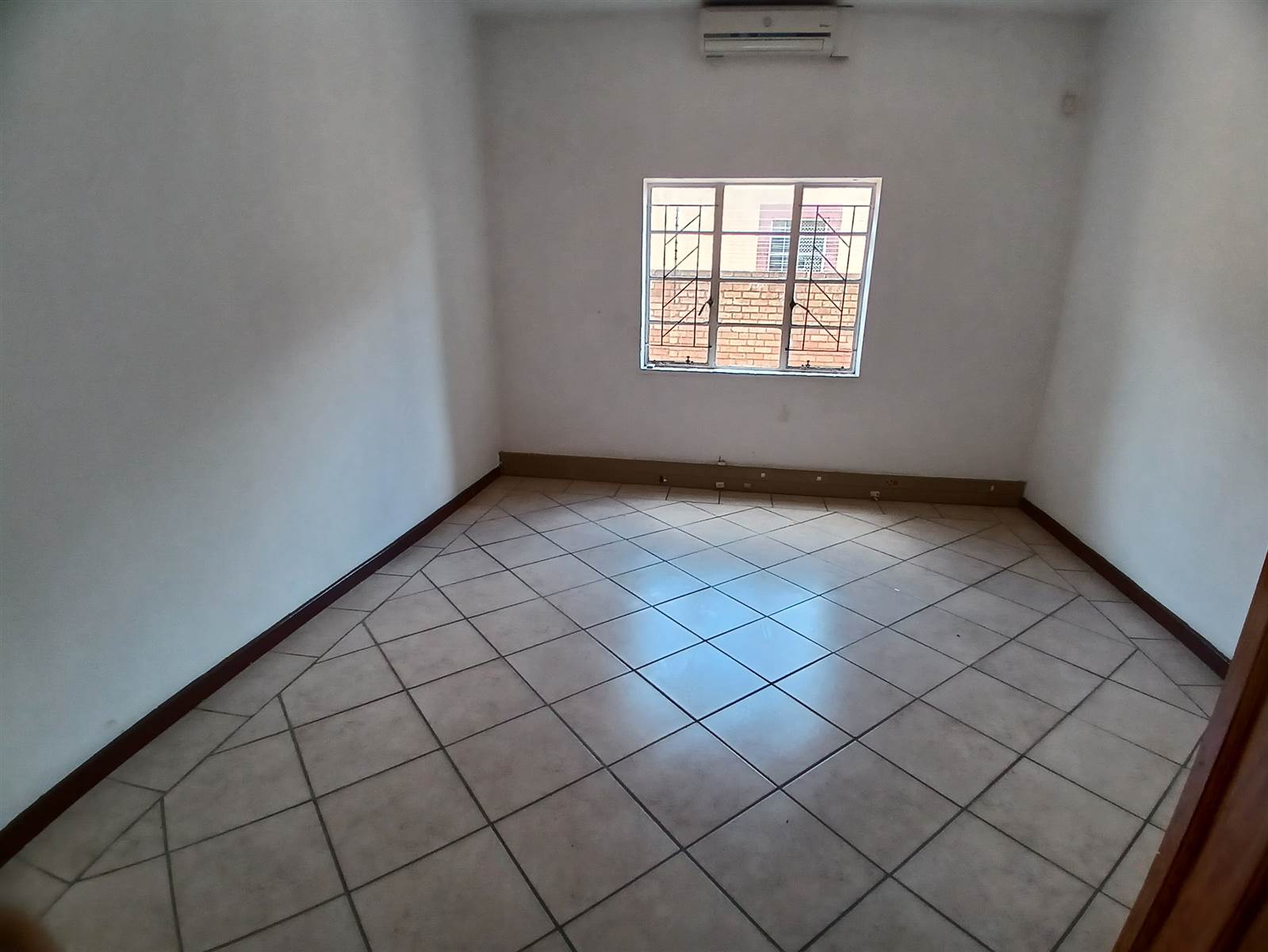 354  m² Commercial space in Middelburg Central photo number 8