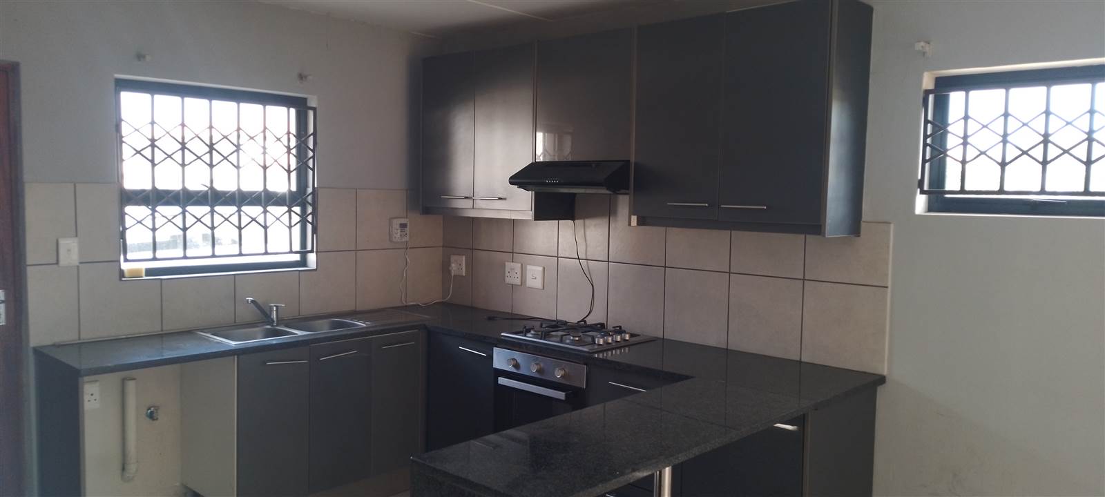 3 Bed Apartment in Brakpan North photo number 6