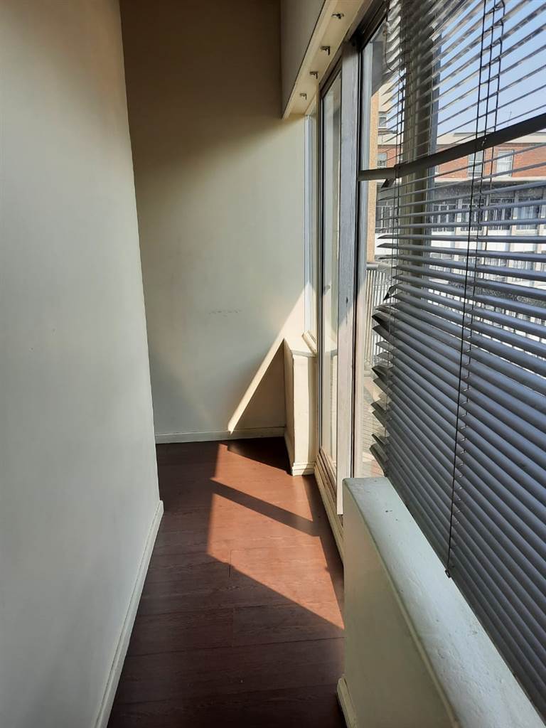 3 Bed Apartment in Braamfontein photo number 9