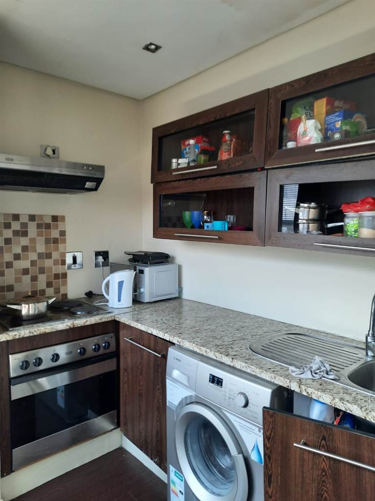 3 Bed Apartment in Braamfontein photo number 3