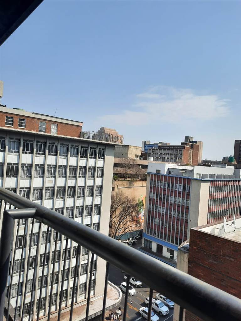 3 Bed Apartment in Braamfontein photo number 1