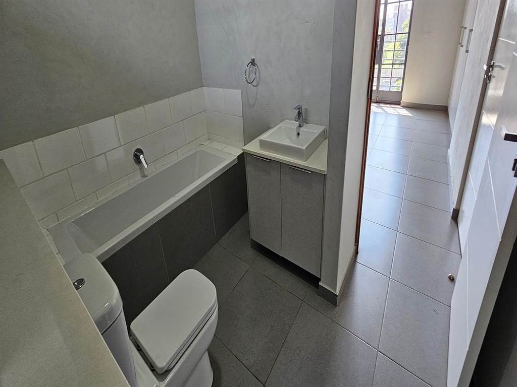 2 Bed Penthouse in Braamfontein Werf photo number 14