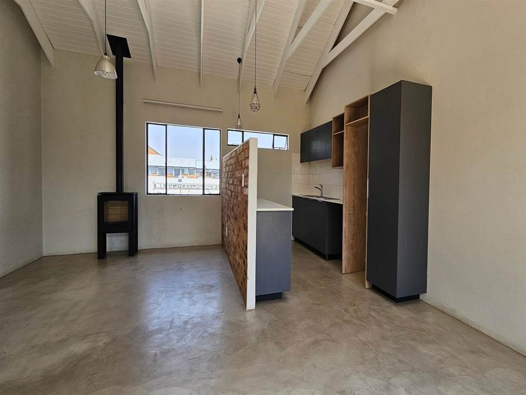 2 Bed Penthouse in Braamfontein Werf photo number 17