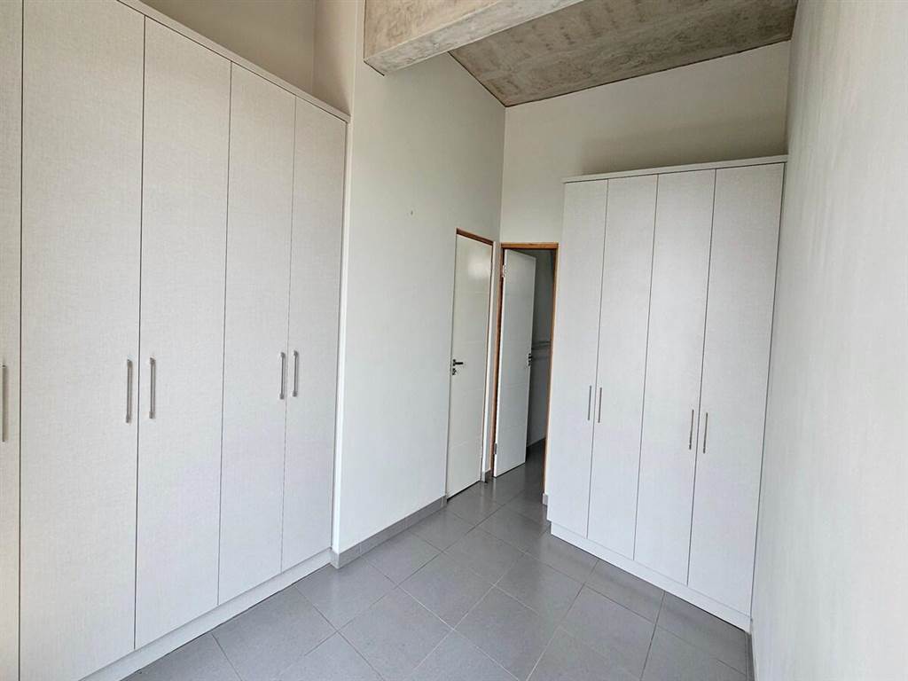 2 Bed Penthouse in Braamfontein Werf photo number 12