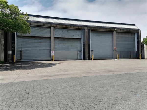 730  m² Industrial space