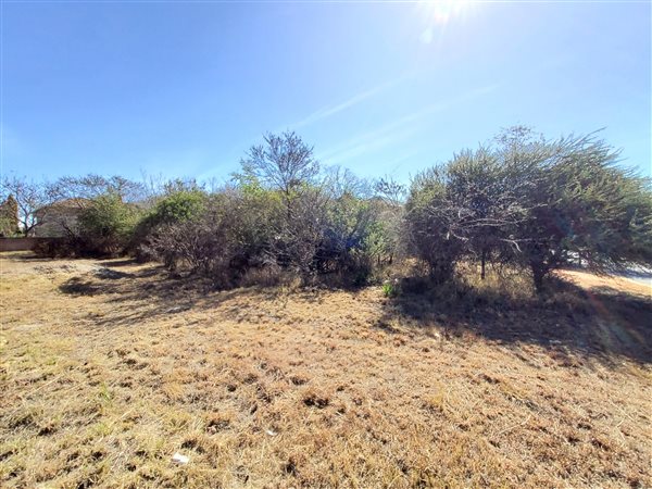1053 m² Land available in Pebble Rock
