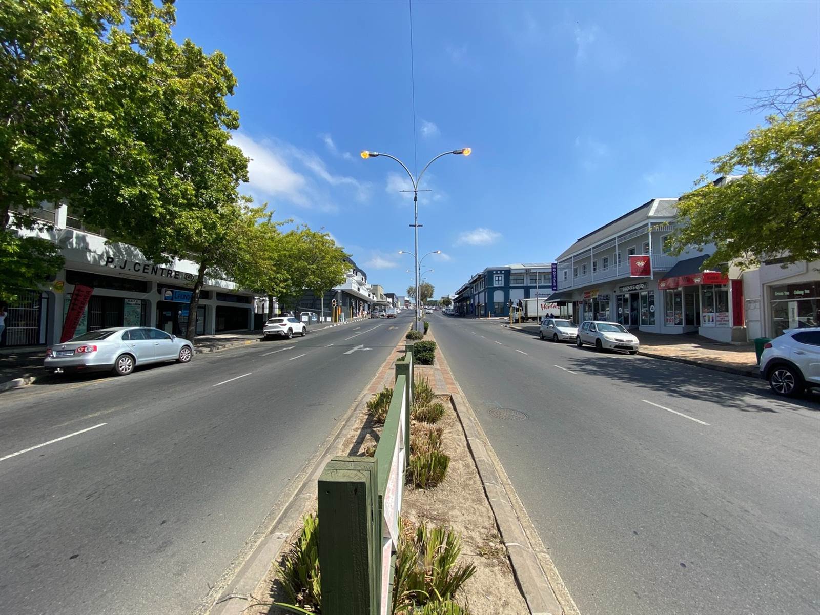 117  m² Commercial space in Somerset West Central photo number 3