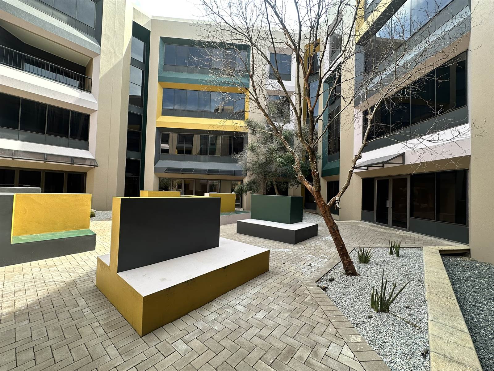 125  m² Commercial space in Parktown photo number 8