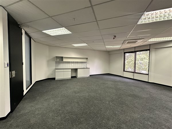 125  m² Commercial space in Parktown
