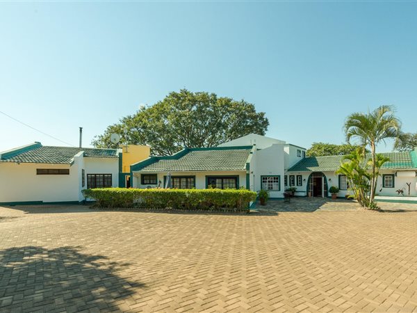900  m² Commercial space in White River AH