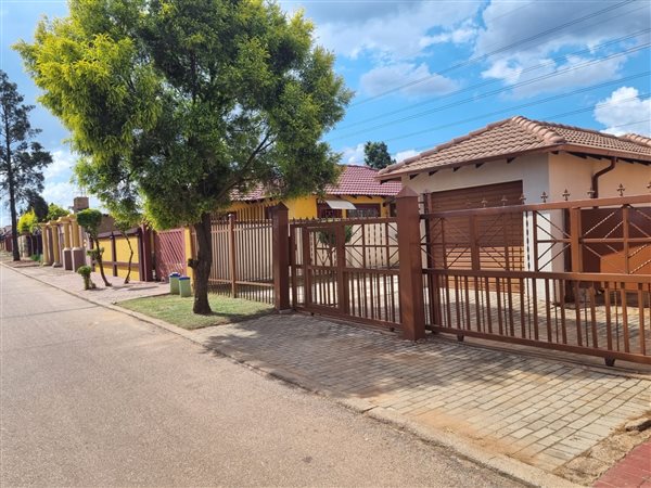 3 Bedroom House 3 Bedroom House