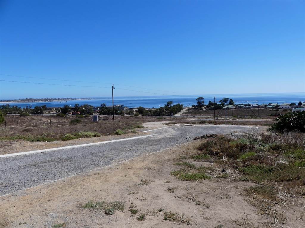 718 m² Land available in St Helena Bay photo number 1