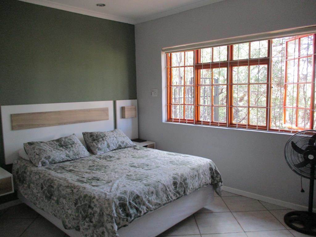 3 Bed House in Graaff Reinet photo number 21