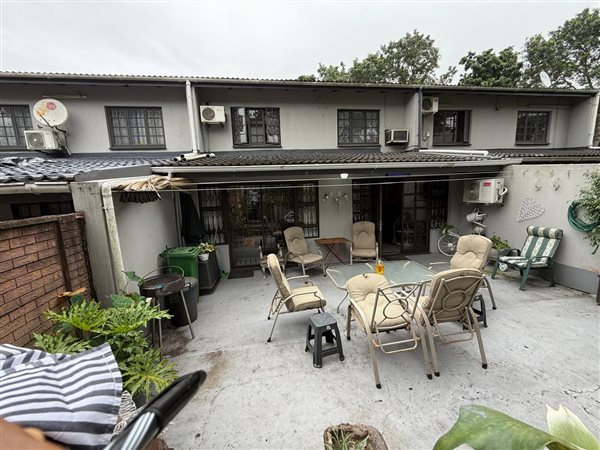 3 Bedroom Duplex 3 Bedroom Duplex