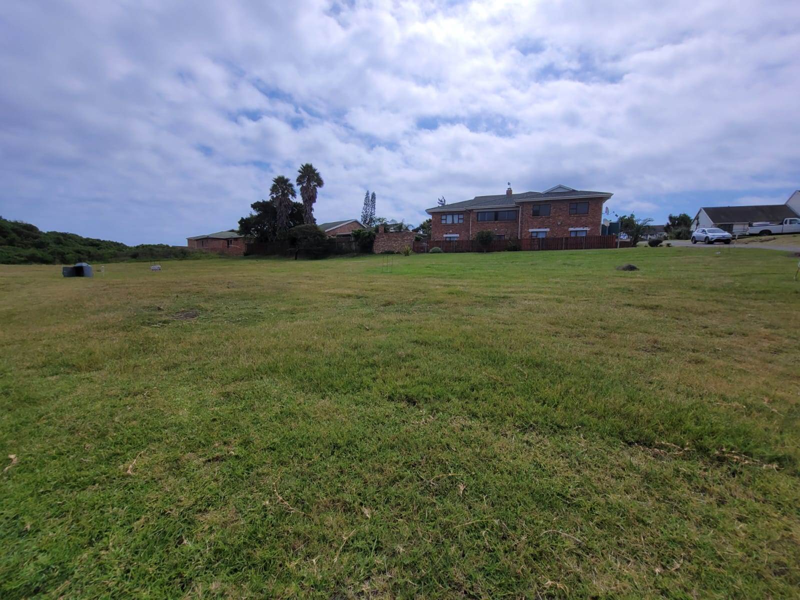 740 m² Land available in Cove Rock photo number 2