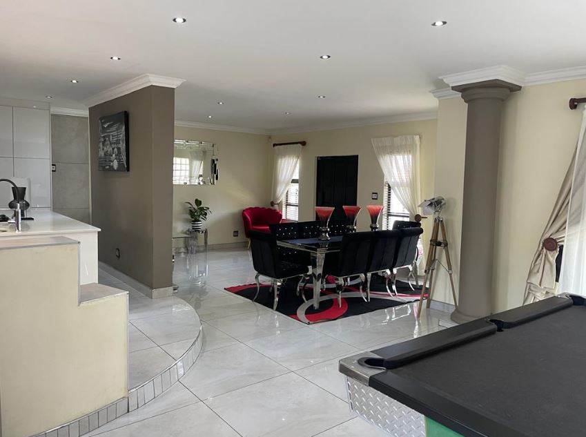 5 Bed House in Bushwillow Park Estate photo number 6