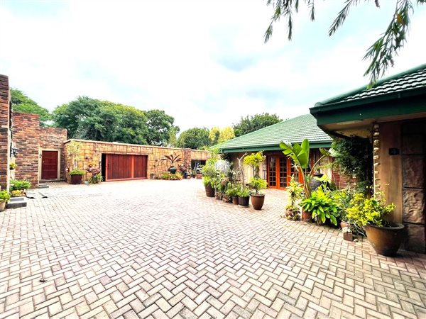 3 172 m² Commercial space 3 172 m² Commercial space