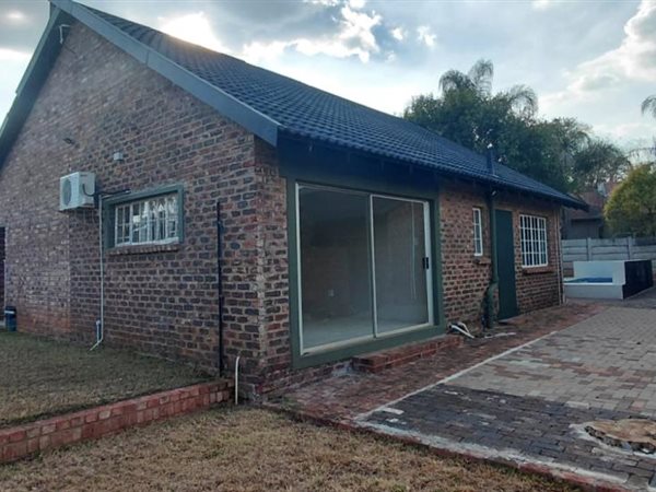 2 Bedroom Townhouse 2 Bedroom Townhouse