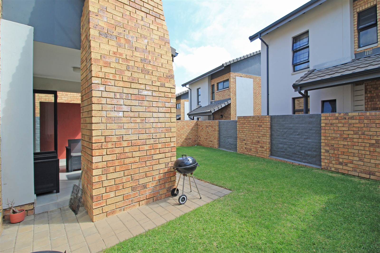 3 Bed Townhouse in Rooihuiskraal North photo number 25