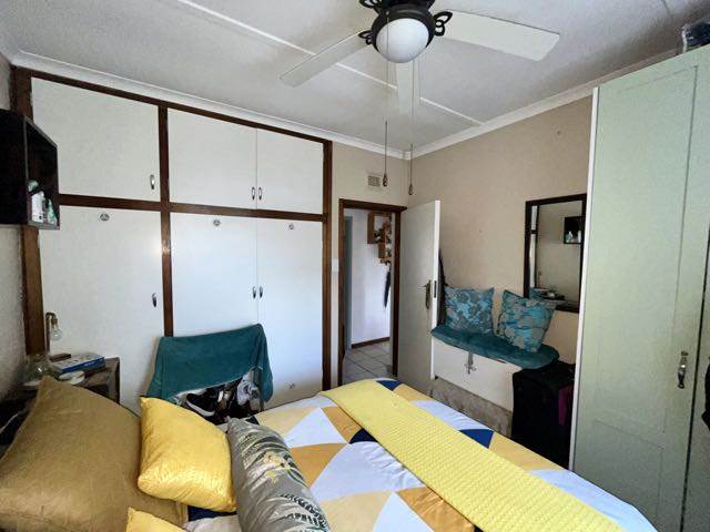 2 Bed Townhouse in Scottburgh South photo number 19