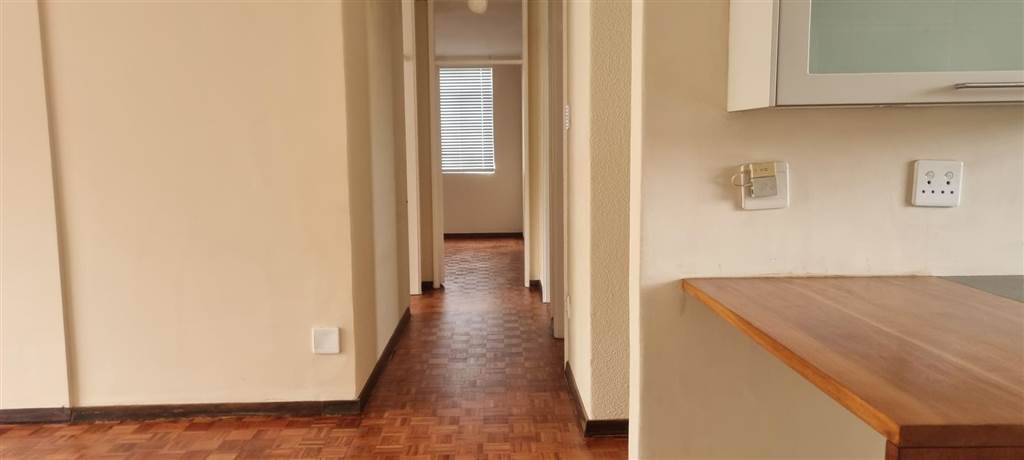 3 Bed Apartment in Kenilworth Upper photo number 6