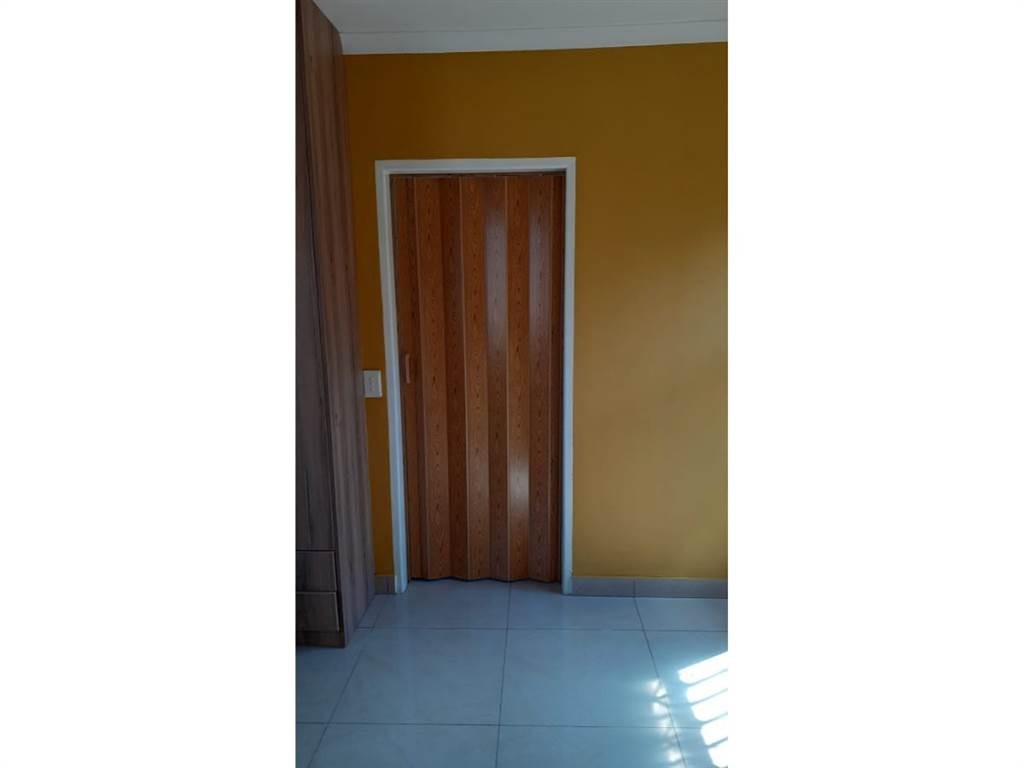 1 Bed Apartment in Molapo photo number 5