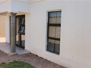 2 Bed House in Orlando East