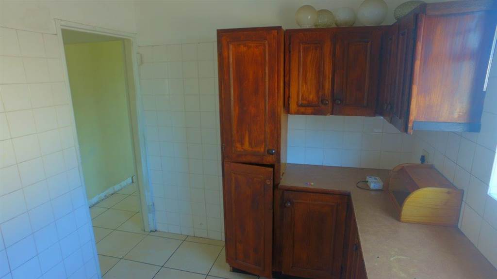 1.5 Bed Apartment in Pinetown Central photo number 13