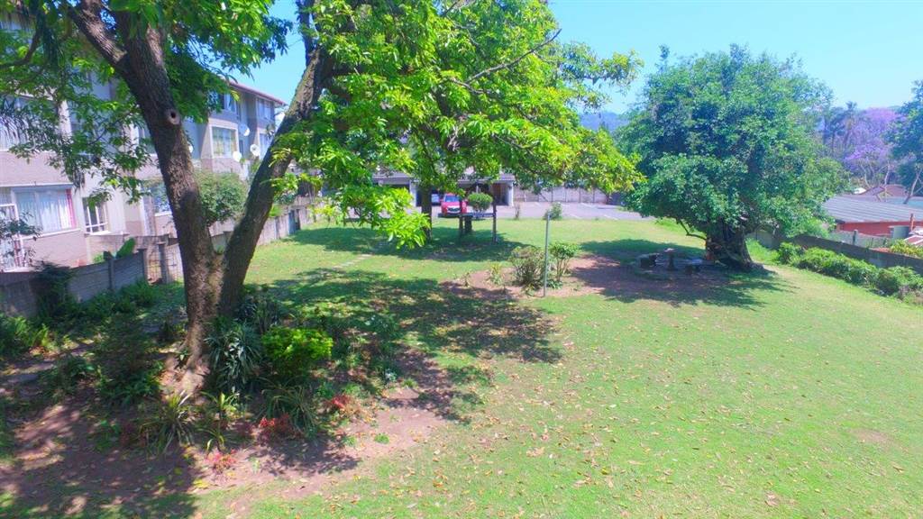 1.5 Bed Apartment in Pinetown Central photo number 10