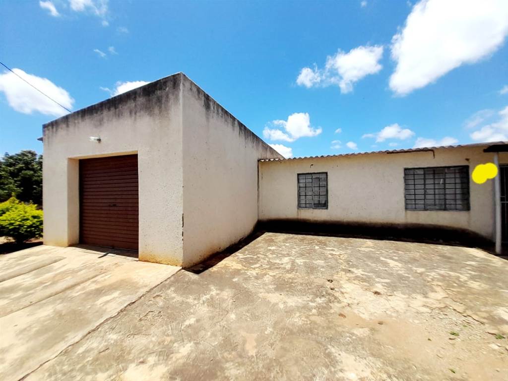 2 Bed House in Phalaborwa photo number 24