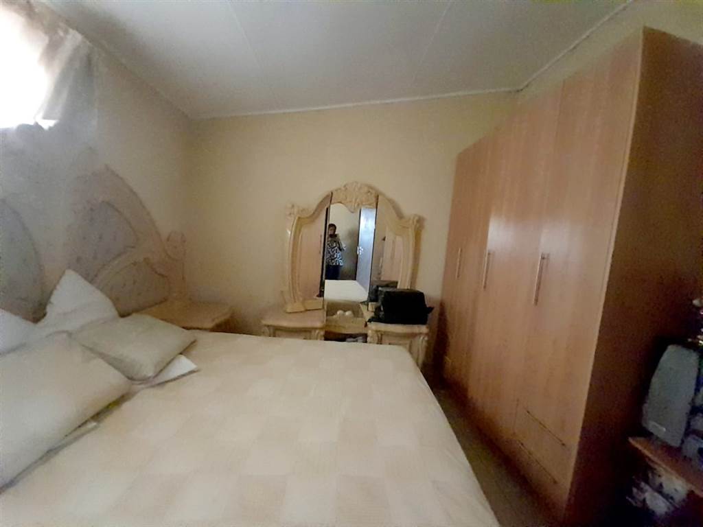 2 Bed House in Phalaborwa photo number 9