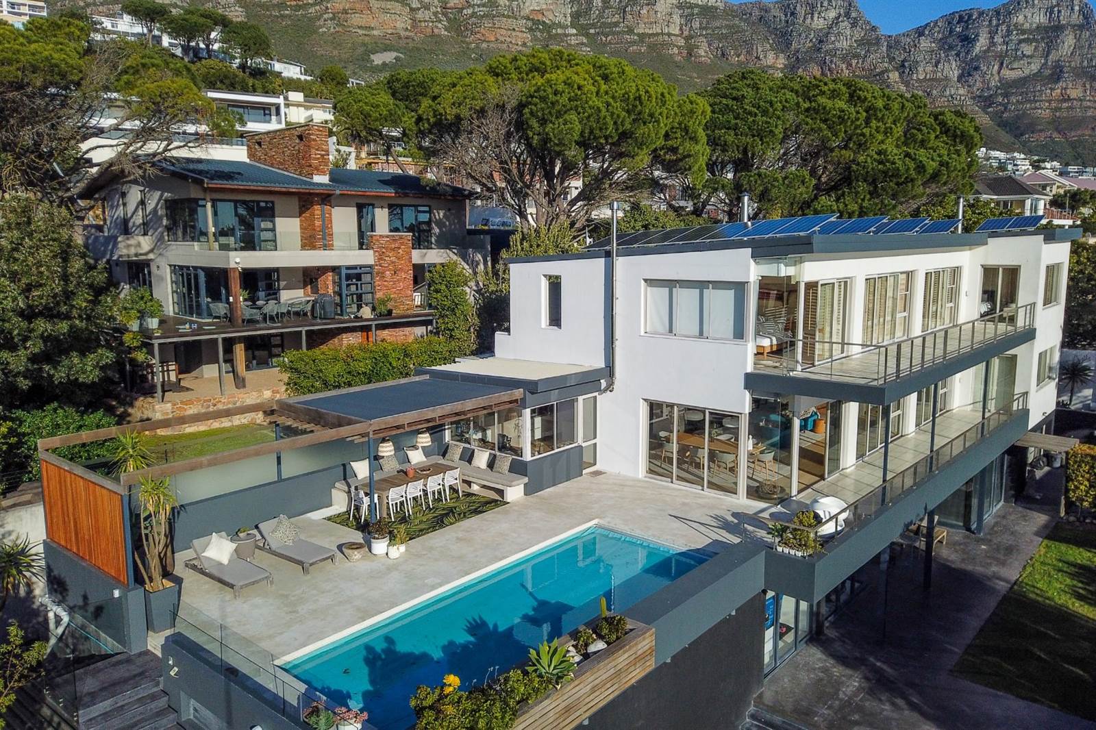 5 Bed House in Camps Bay photo number 3