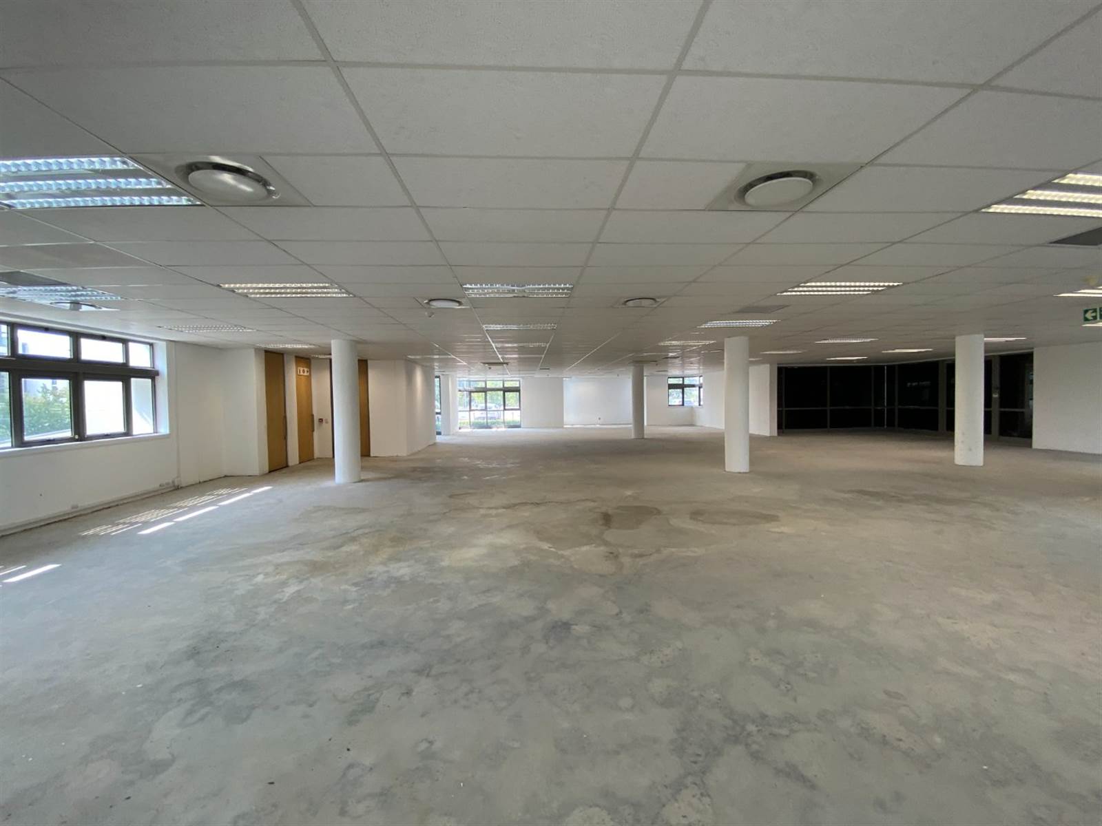 536  m² Office Space in Waterfall Estate photo number 11