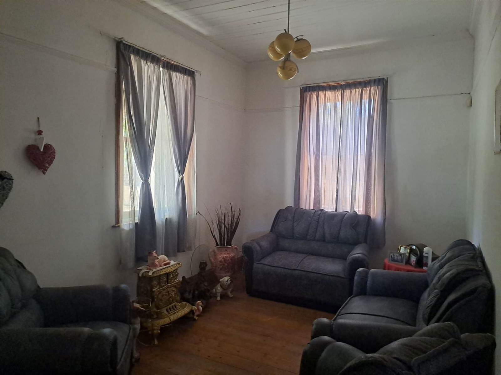 2 Bed House in Graaff Reinet photo number 6