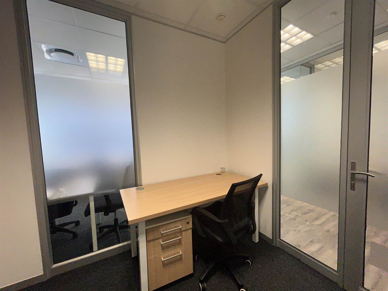 13  m² Office Space in Woodmead photo number 4