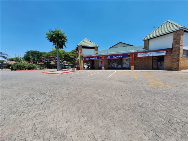 3 000  m² Commercial space