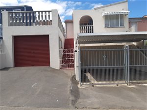 3 Bed House in Whetstone