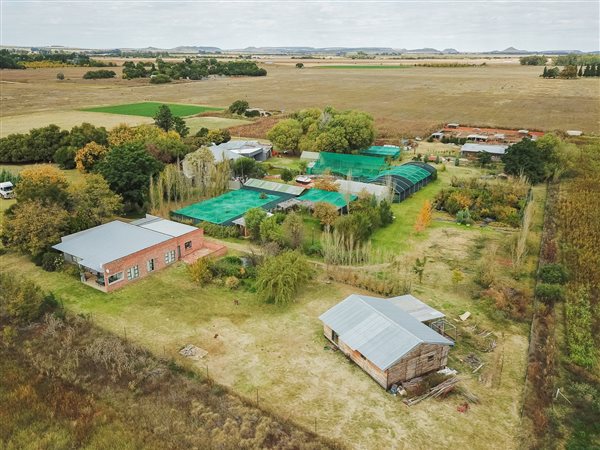 4.3 ha Smallholding