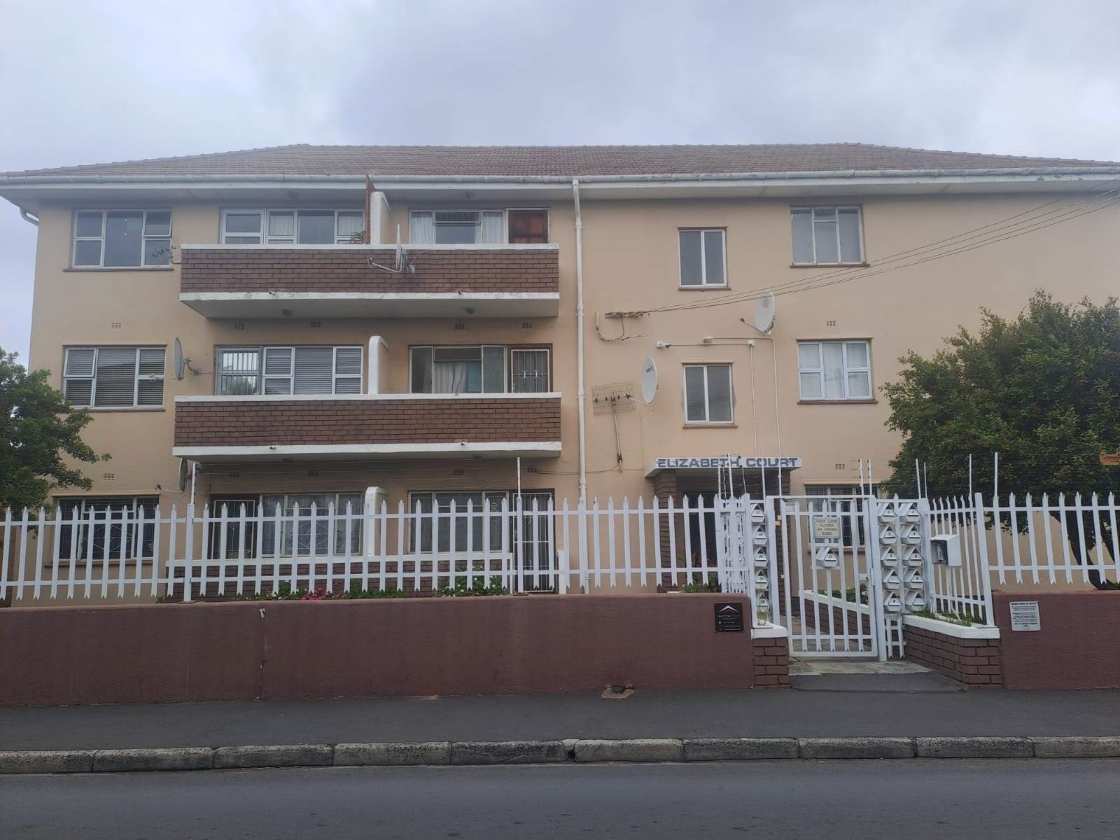 2 Bed Apartment in Parow North photo number 1