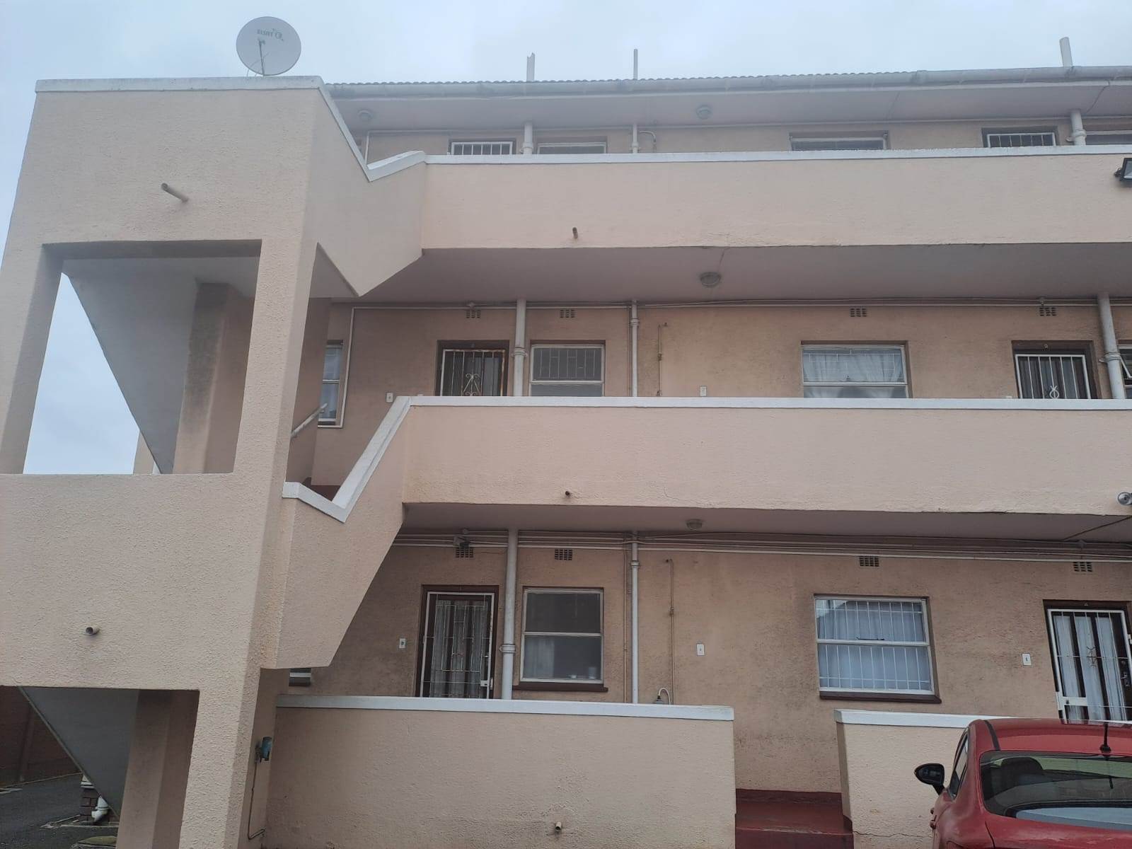 2 Bed Apartment in Parow North photo number 20