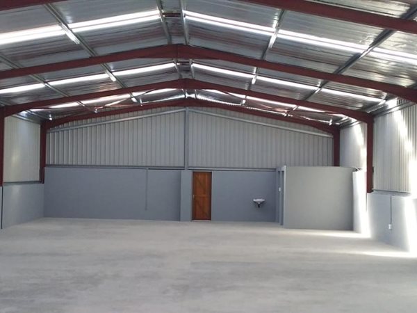 562  m² Commercial space