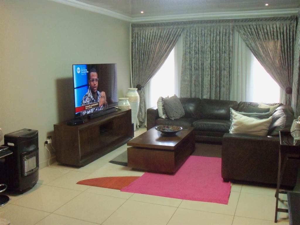 4 Bed House in Middelburg ext 18 photo number 5