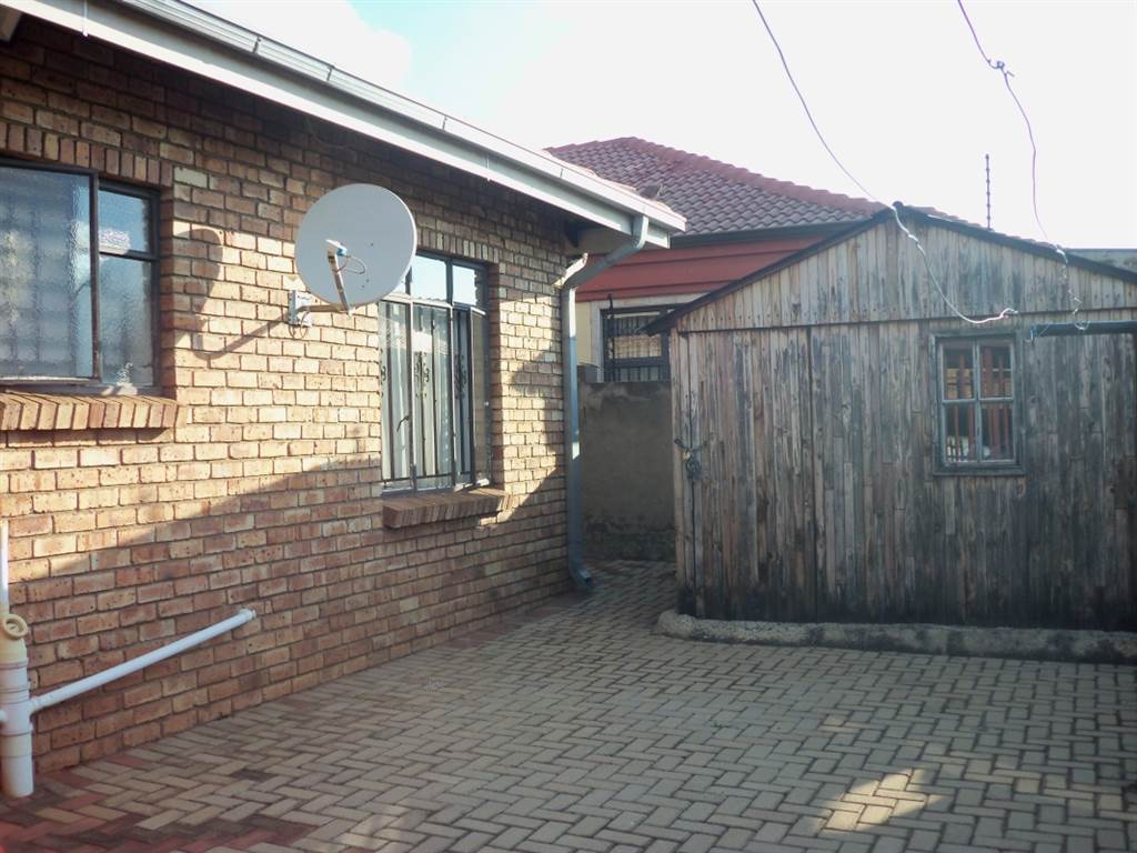 4 Bed House in Middelburg ext 18 photo number 30